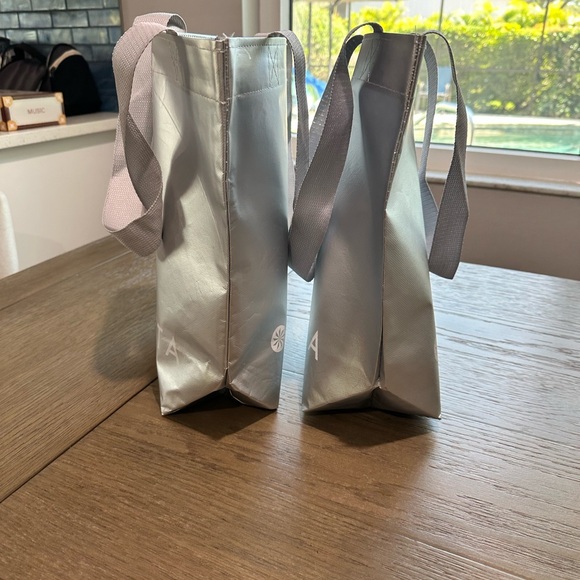 NWT! Bundle of 2 Large Athleta Tote Bags - Picture 5 of 6